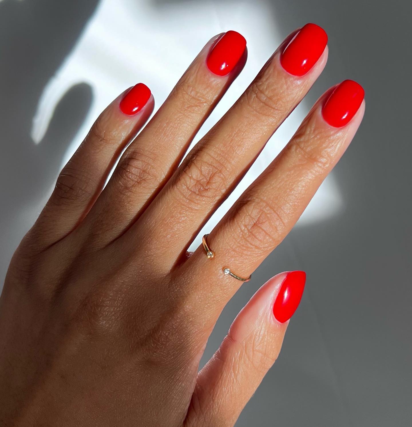 @iramshelton red manicure