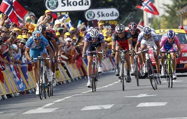 Pierrick Fedrigo (Bbox Bouygues Telecom) powers to the stage win in Pau.
