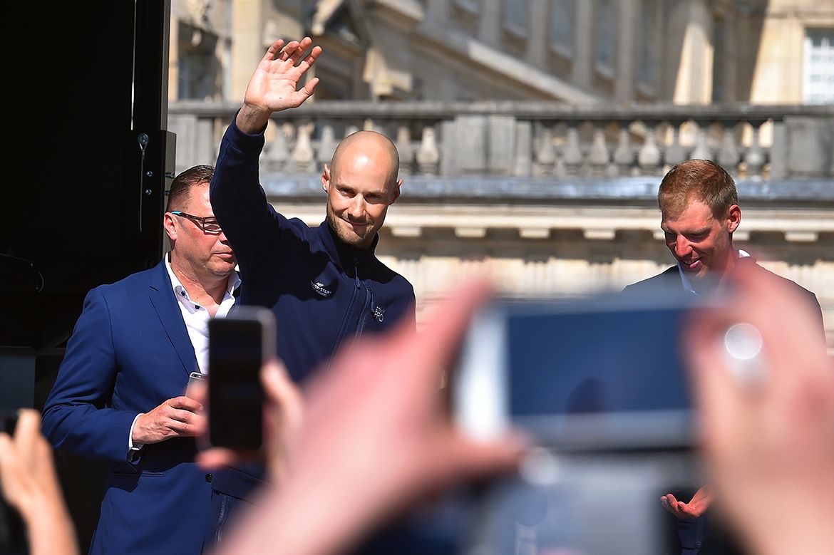 Tom Boonen waves to fans