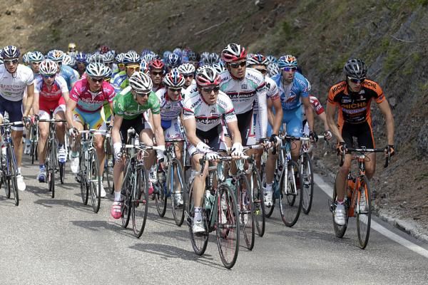 Paolo Bailetti (Ceramica Flaminia) leads the peloton