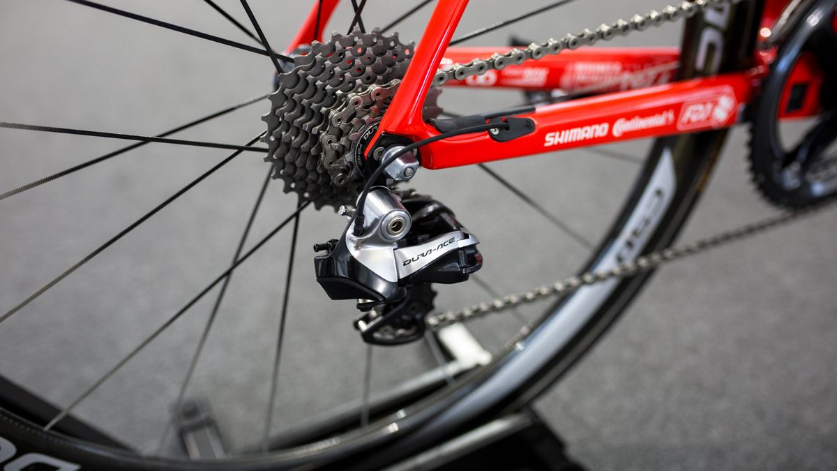 The rest of the groupset was Dura-Ace Di2 9070