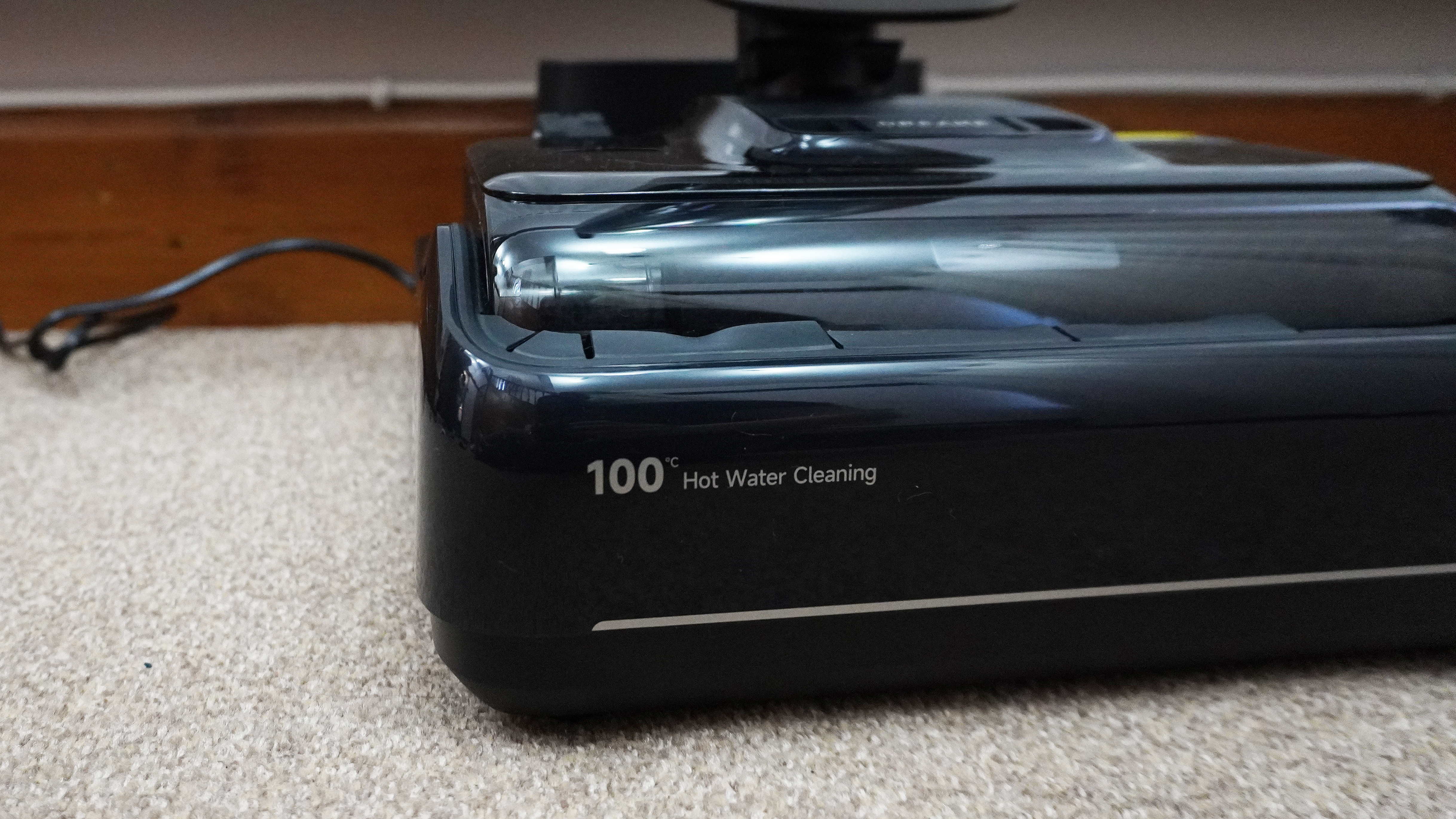 Dreame H15 Pro Heat wet and dry vacuum photographed on a carpet.