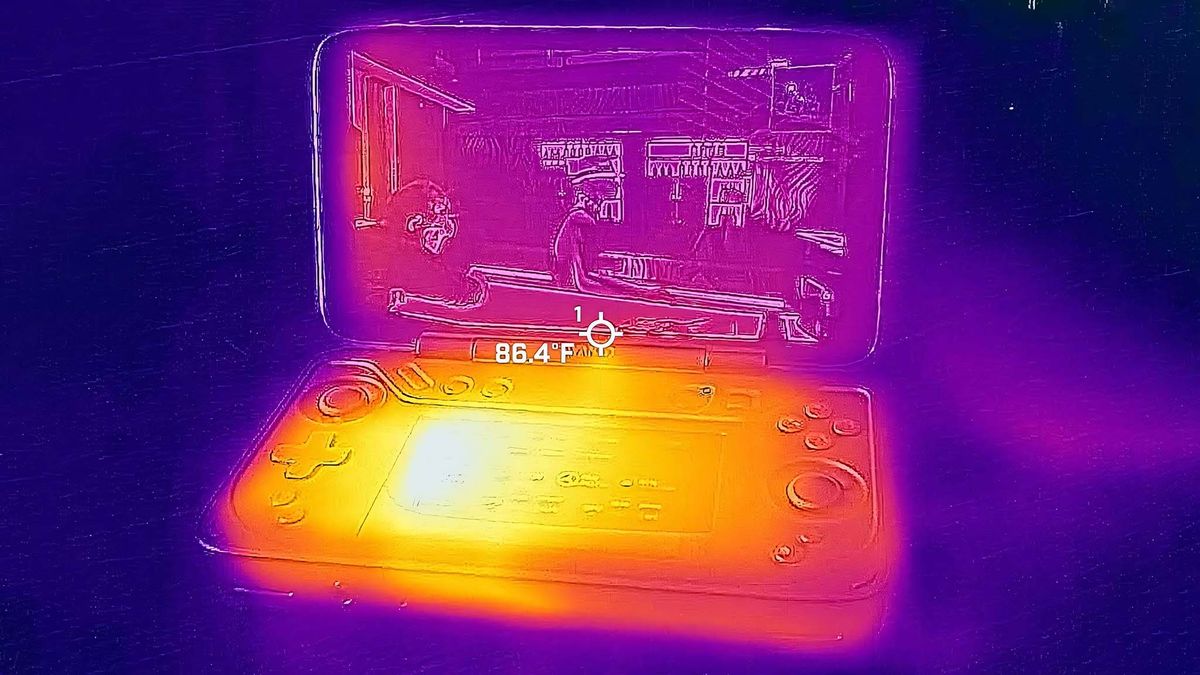 AYANEO Flip DS thermals: Front view.