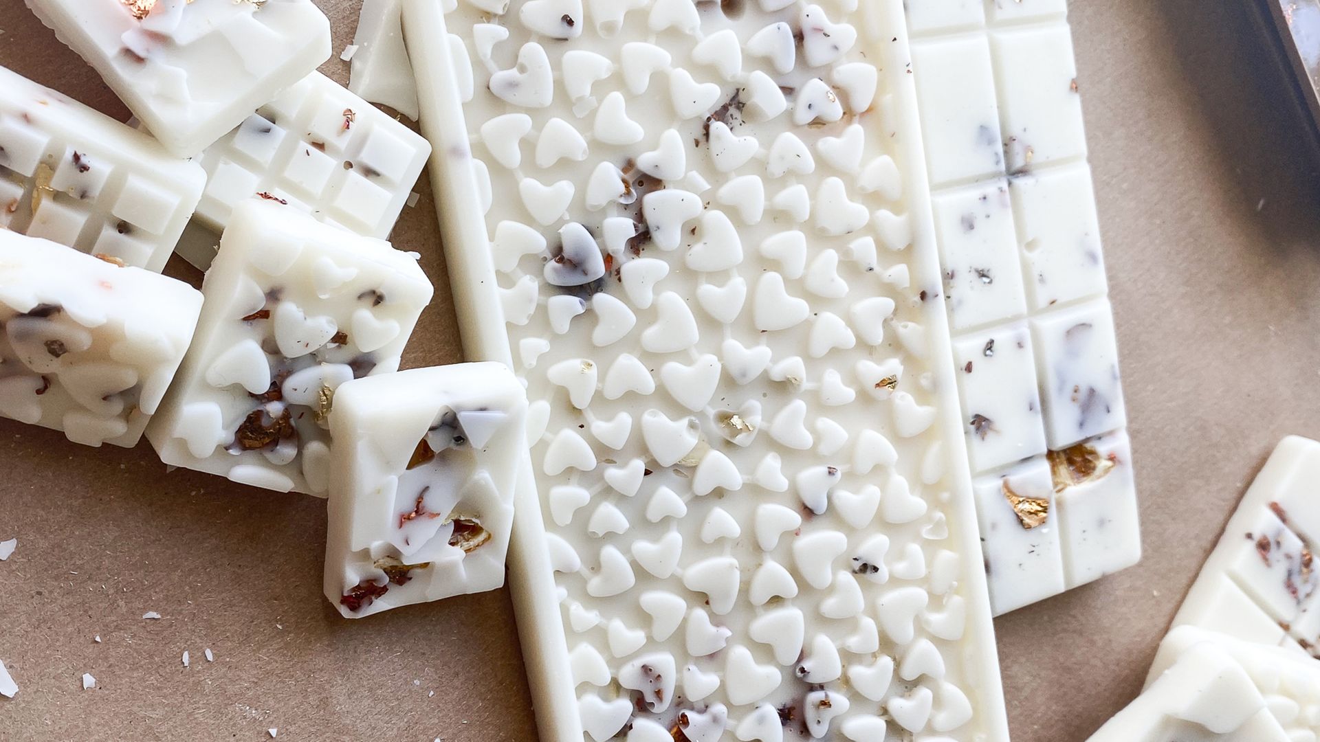 How to make wax melts melt and mold DIY scented candles Real Homes