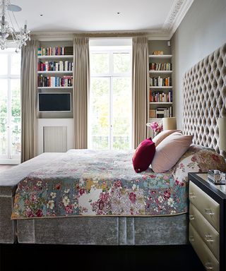 Bookshelf ideas for bedrooms with window shelves
