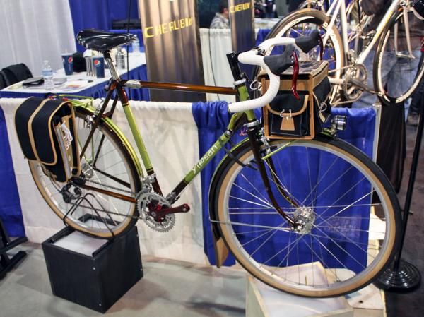 Yipsan showed off this beautiful randonneur bike.