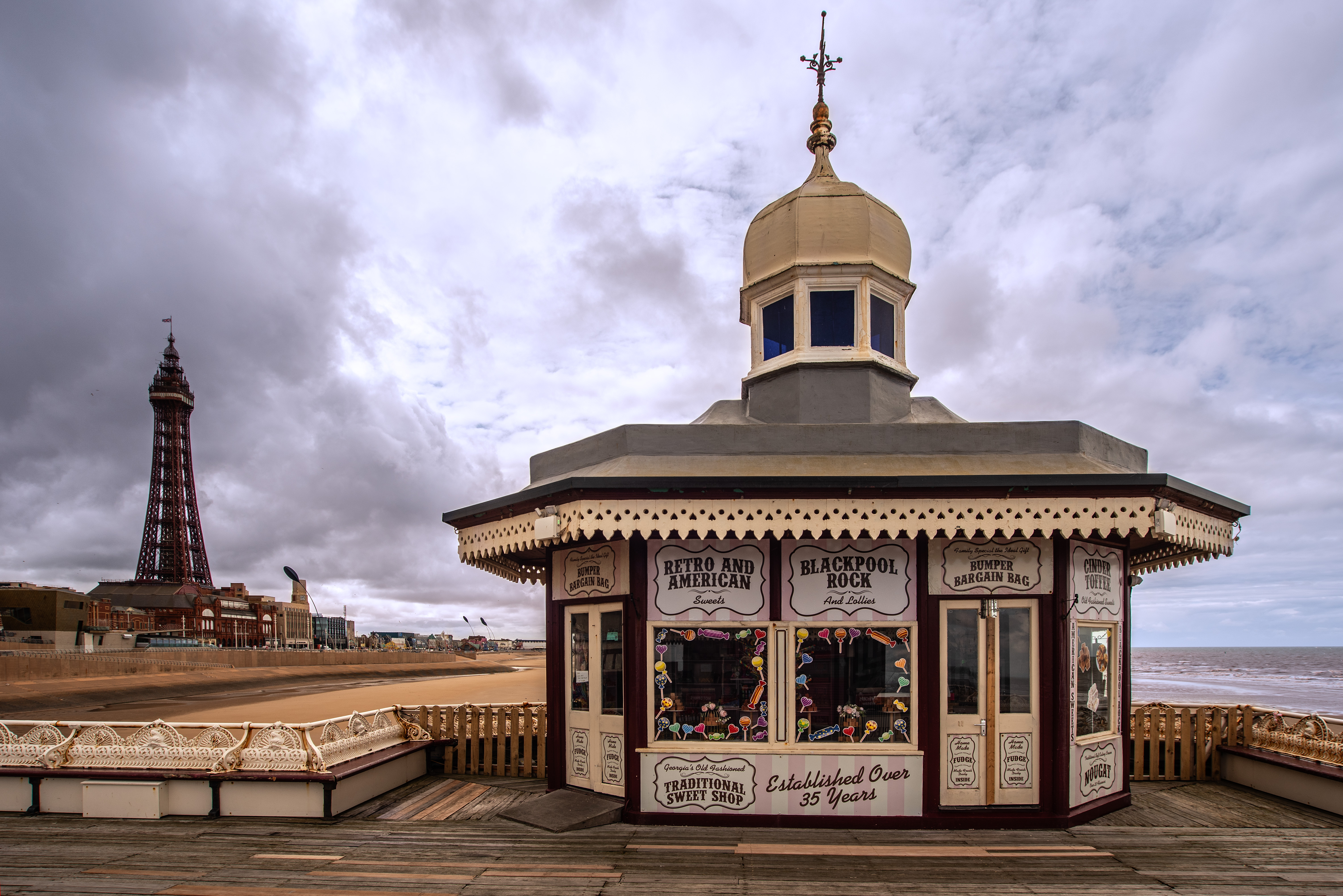 Highlight interesting Victorian elements of the pier and include notable elements into the background where possible