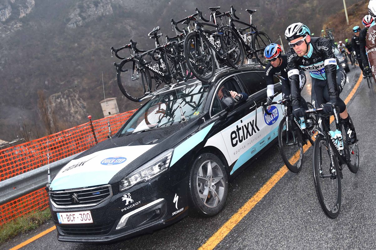 Julien Vermote and Zdenek Stybar drop back to the team car