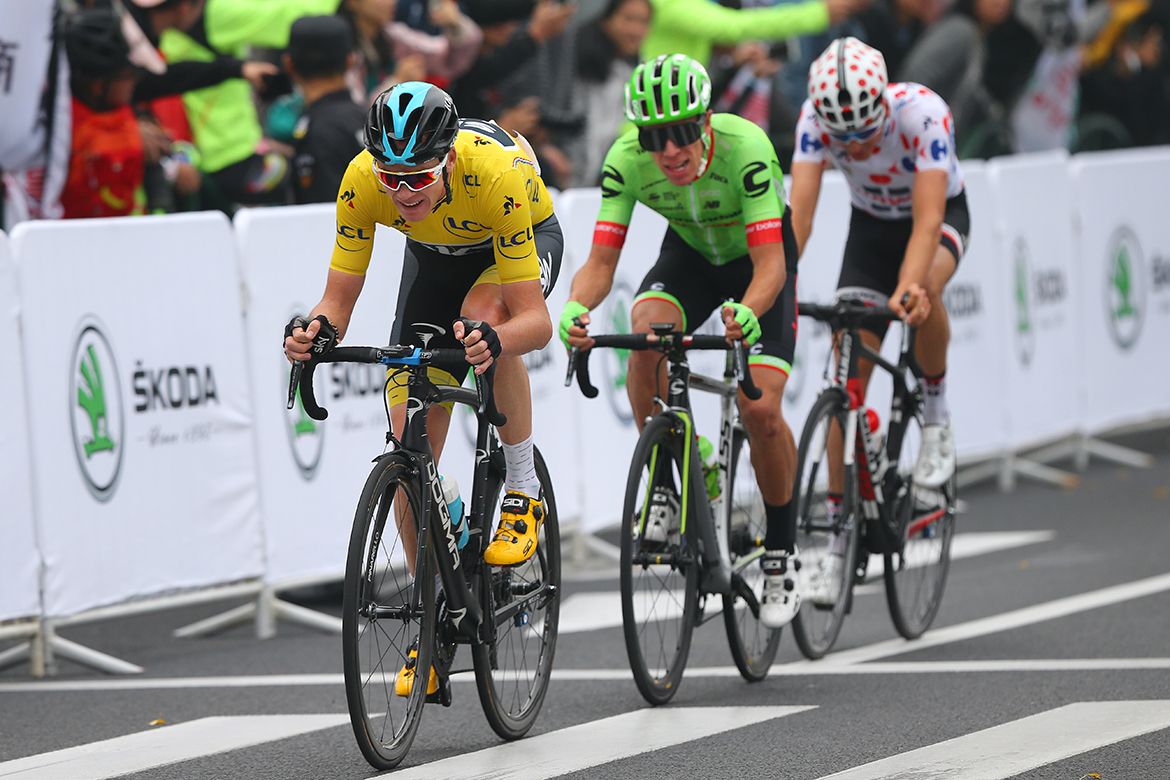 Chris Froome leads Rigoberto Uran and Warren Barguil