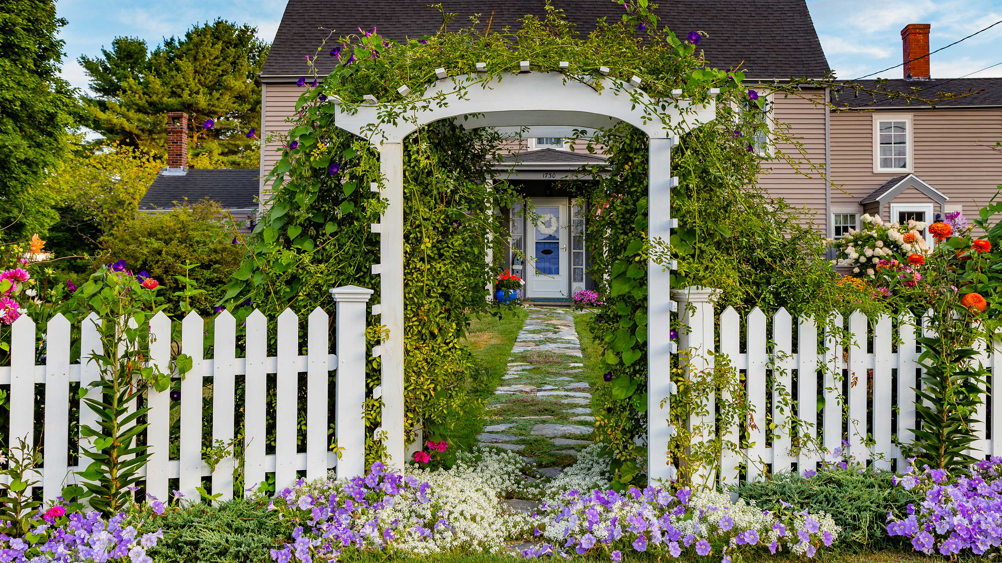 Front Yard Fence Ideas: 11 Beautiful Boundaries | Gardeningetc