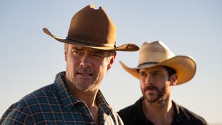 RANSOM CANYON SEASON 2. (L to R) Josh Duhamel as Staten and Jack Schumacher as Yancy in Episode 202 Cr. Jeff Neumann/Netflix © 2025