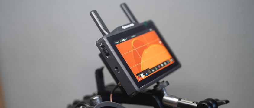 Hollyland Pyro 5 wireless field monitor