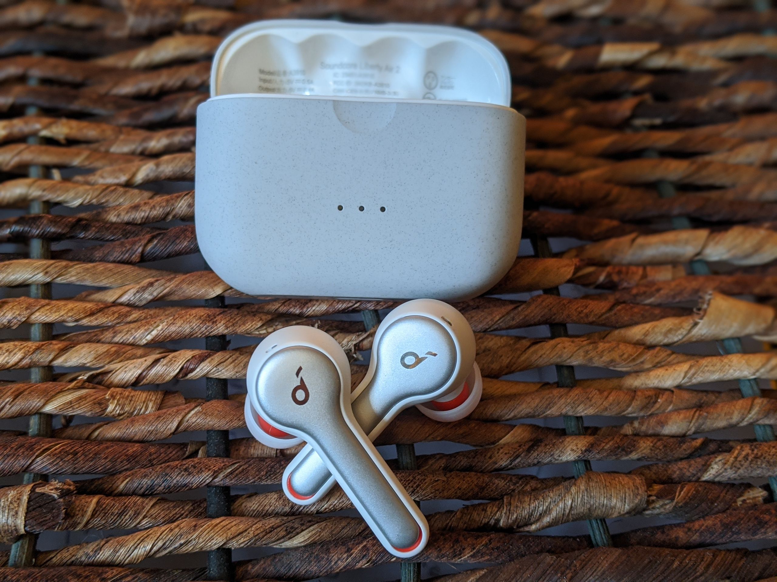 Anker Soundcore Liberty Air 2 Pro(ホワイト) Anker Liberty Air 2 Pro review: $130 ANC earbuds worth listening