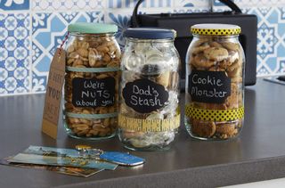 easy craft projects for beginners: personalised jam jars