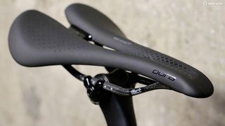 Specialized has fitted a premium Oura saddle with carbon rails and base