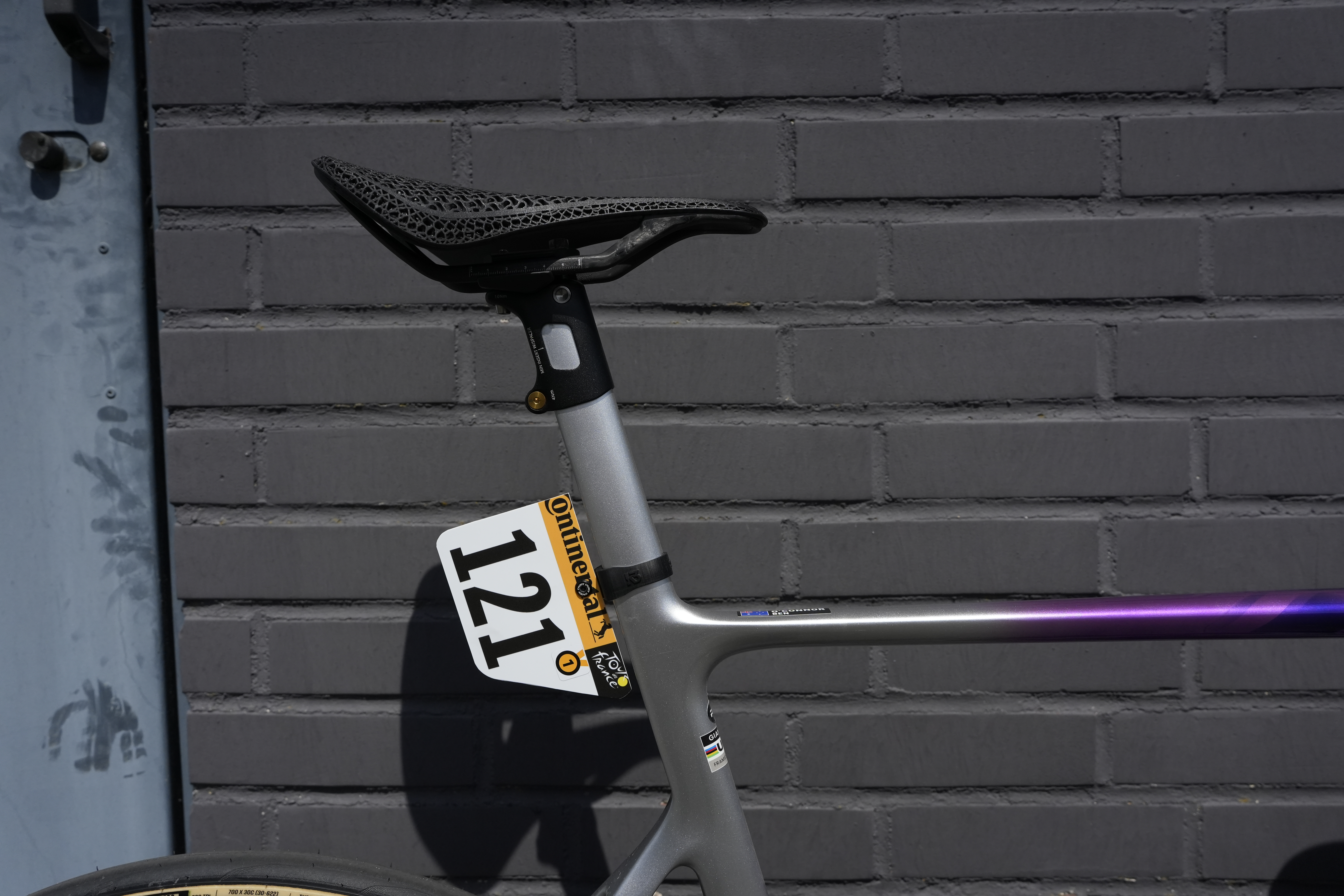 Vector integrated seatpost
