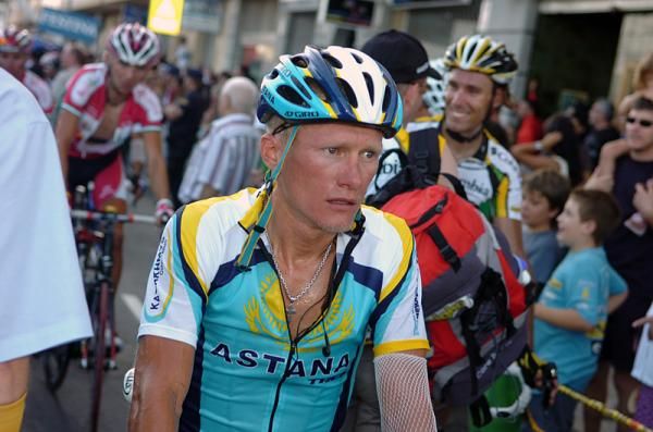 Alexandre Vinokourov finishes a hot day in the saddle in Vinaros, Spain.