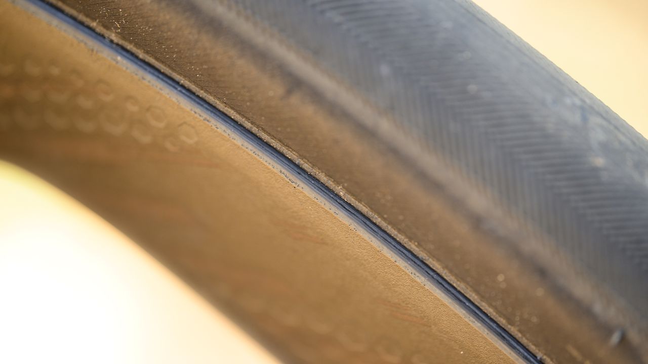 Zipp 353 NSW rounded edge of rim