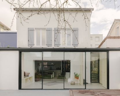 Minimalist french house extension