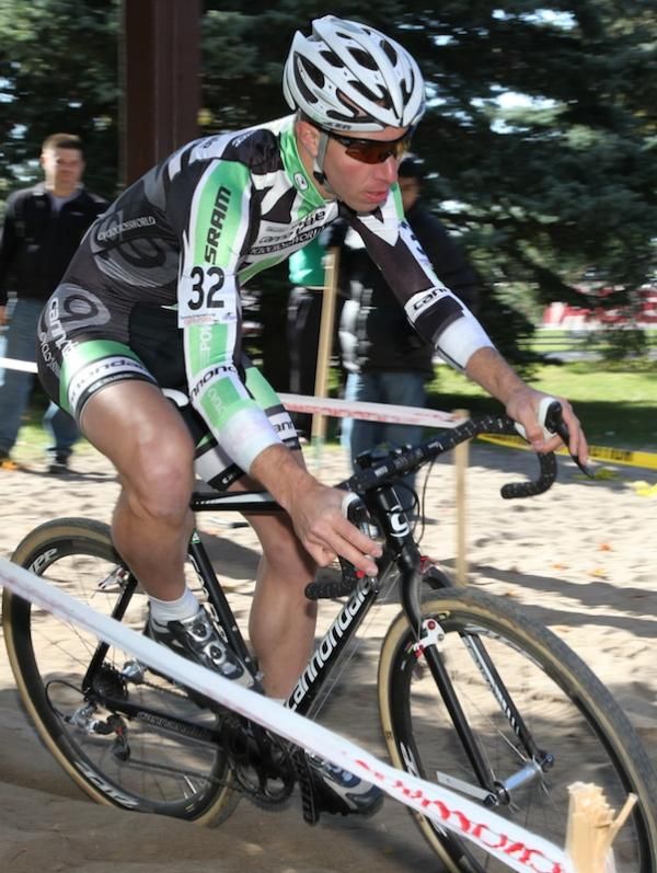 Jeremy Powers (Cannondale/Cyclocrossworld.com) negotiates the "Cycles Solutions Sand Trap"