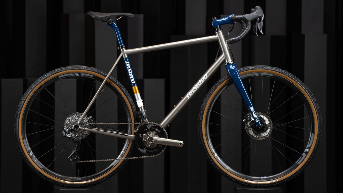 Enve Builders Roundup 2022 - Desalvo Titanium Gravel Bike
