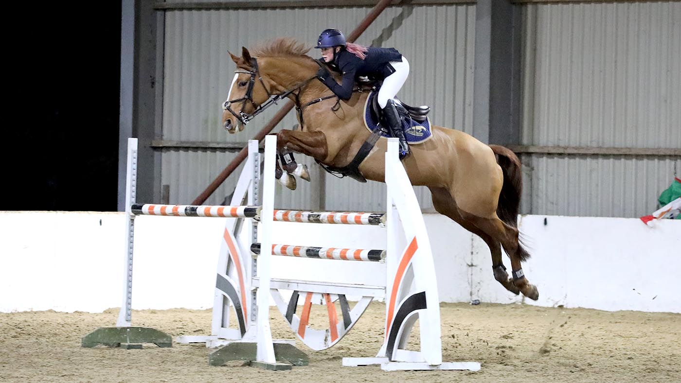 stacey-cook-and-Ninola-to-win-the-1.30m-at-Forest-Edge-stacey-cook-comm1use.jpg