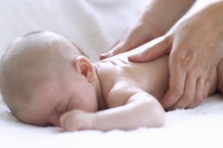 How to massage your baby’s back