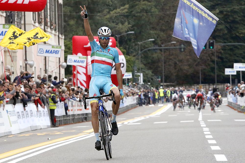 Vincenzo Nibali (Astana) wins solo at Tre Valli Varesine