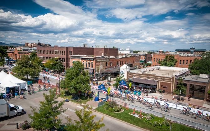 The race scene along East Mountain Avenue near the start and finish line.