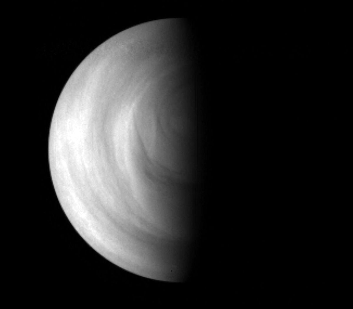 Strange Layer of Venus Surprisingly Cold | Space