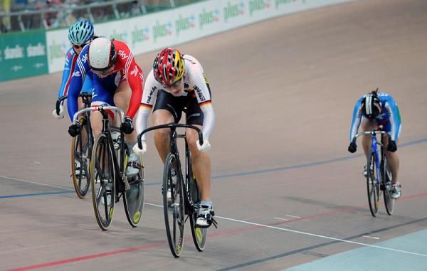 Miriam Welte (Germany) and Jessica Varnish (Great Britain) finished 1-2 in their keirin repechage heat to advance to the next round.