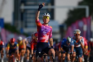 Stage 1 - Tour de France Femmes: Charlotte Kool wins stage 1 sprint in The Hague and takes first yellow jersey