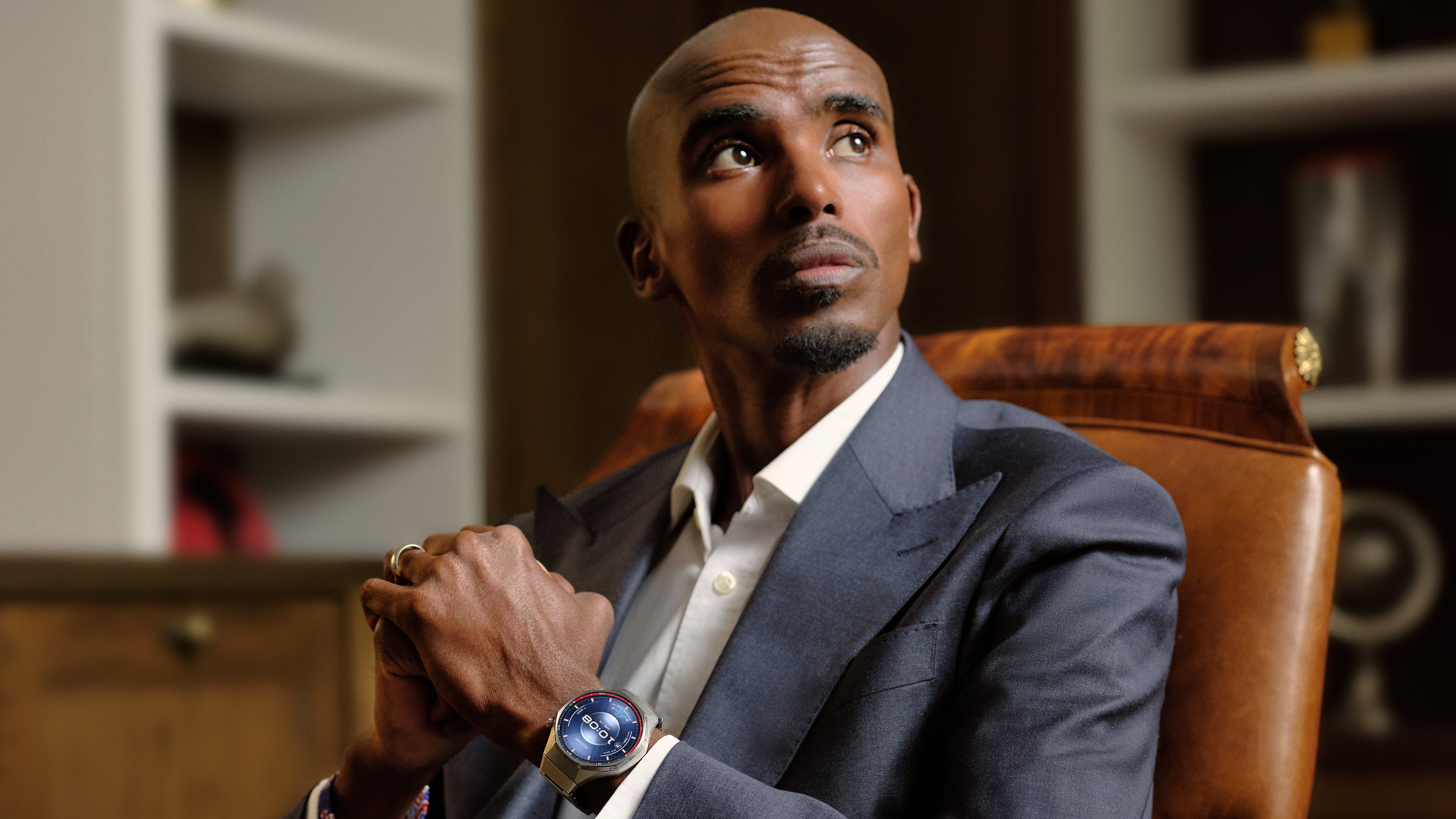 Mo Farah with the Huawei Watch GT 6