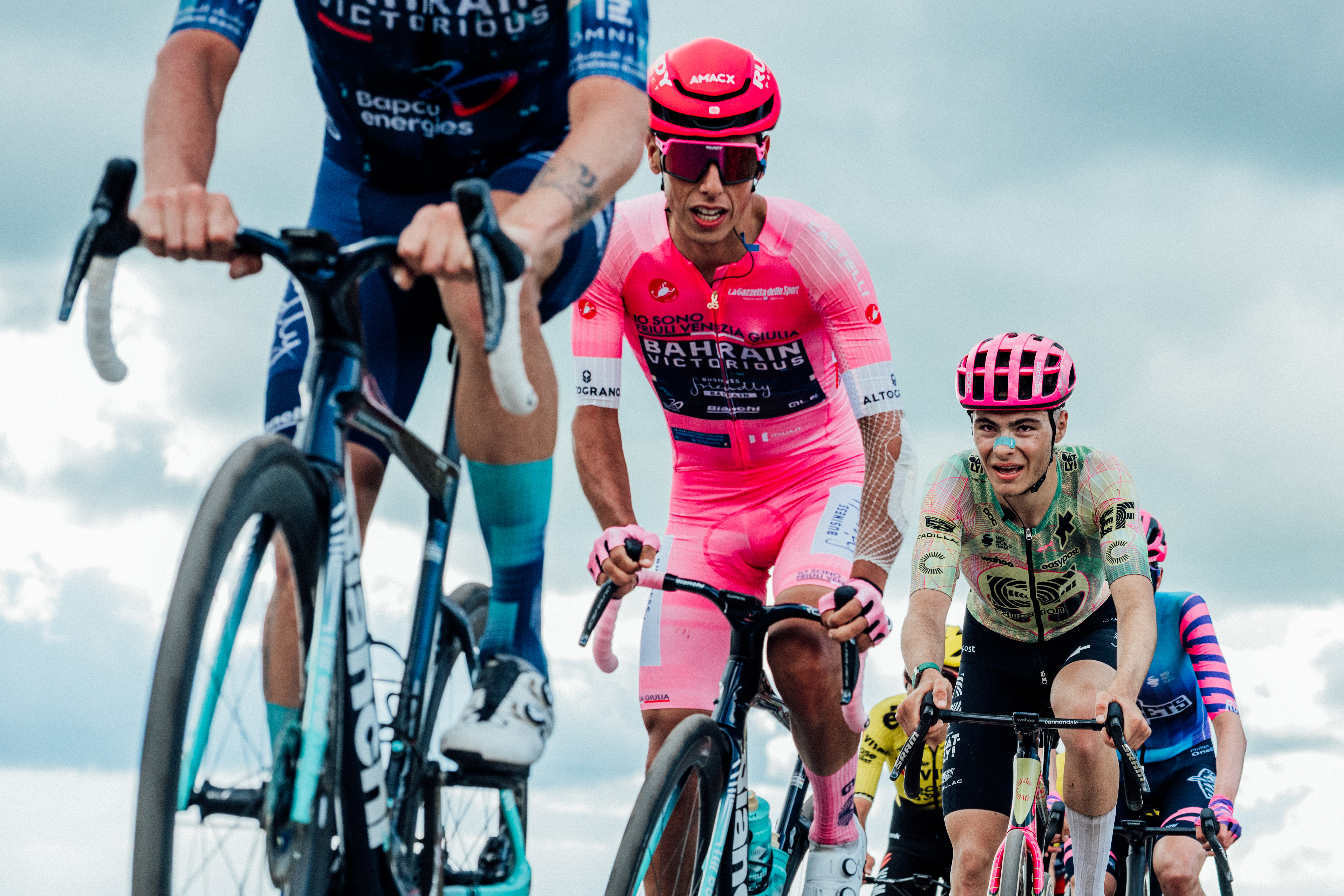 Eul&amp;aacute;lio tries to hang on to the fast pace. Images from 2026 Giro d'Italia stage 7 to Blockhaus