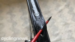 How to set up tubeless road tyres