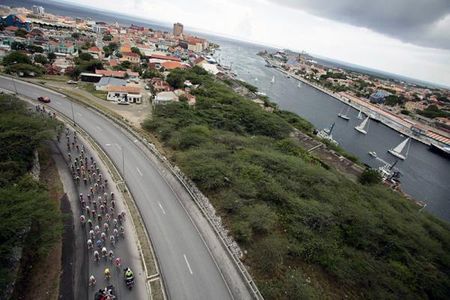 The peloton in action during the Amstel Cura&ccedil;ao Race.