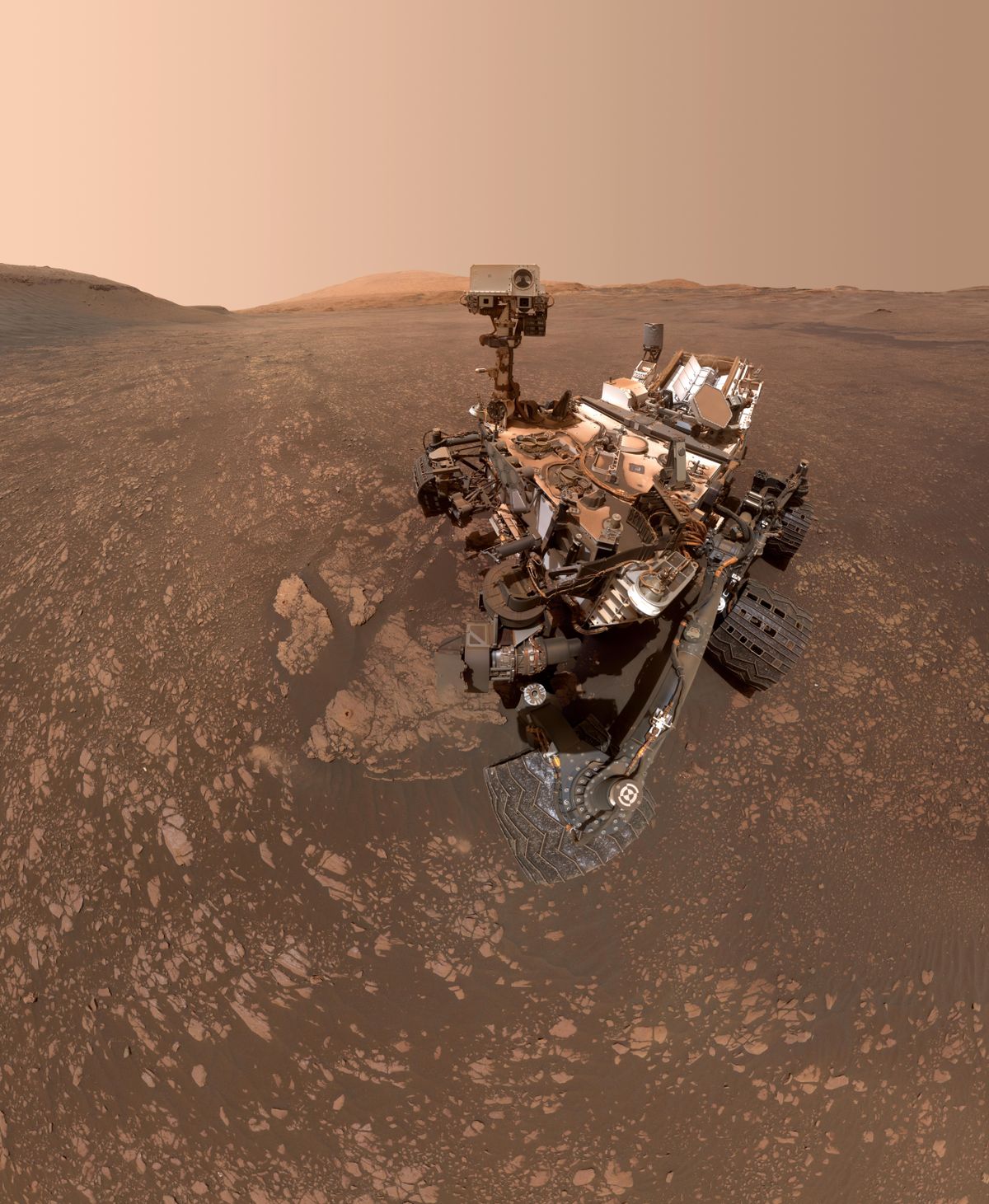 NASA&#039;s Curiosity rover, pictured here in a May 12 composite selfie, won&#039;t move as Earth and Mars reach opposite sides of the sun.