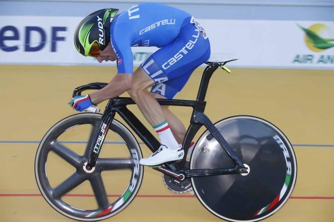 Elia Viviani (Italy) claimed omnium gold.