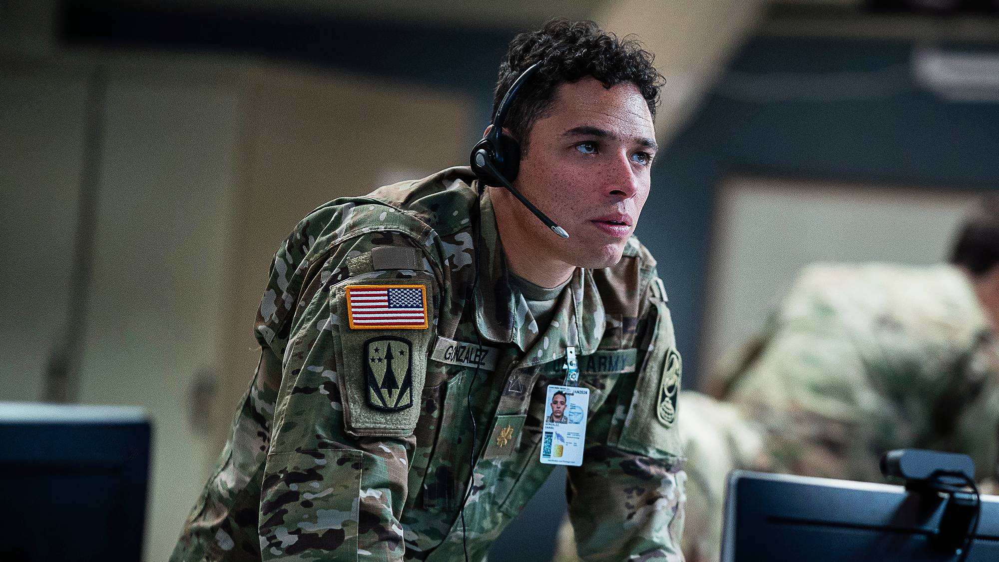 Anthony Ramos as Major Daniel Gonzalez and Abubakr Ali as Specialist Dan Buck in "A House of Dynamite"