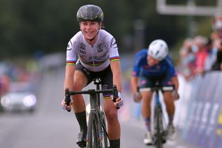 European Championships: Van Vleuten wins elite women's road race title