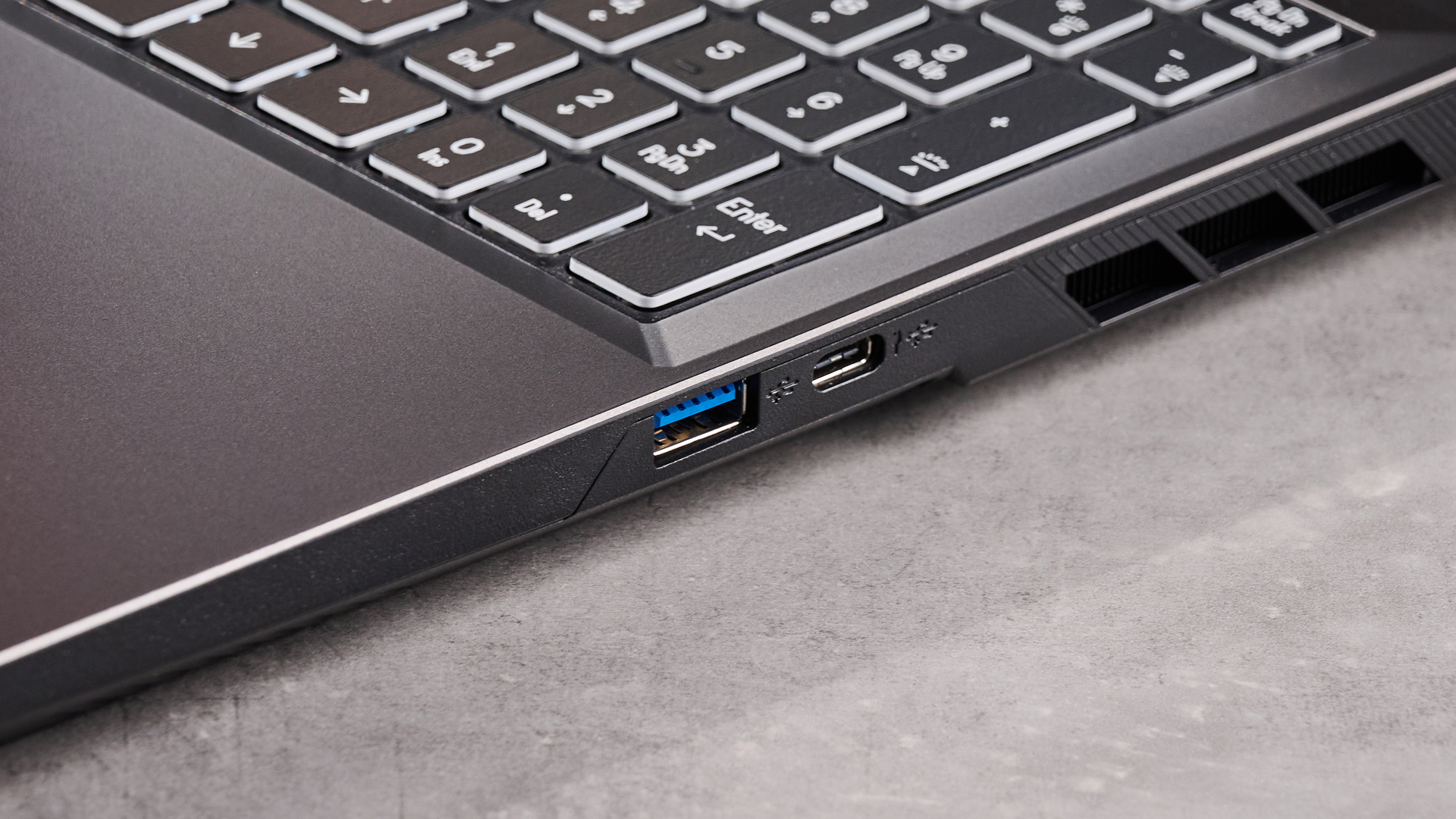 Close-up of right-side ports on PC Specialist Defiance II 16