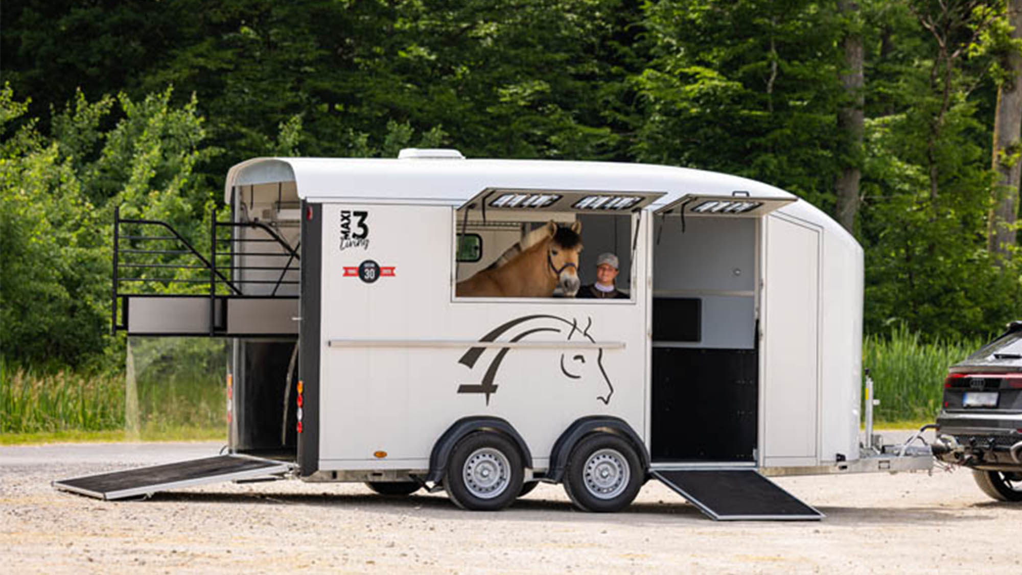 Cheval Libert&amp;eacute; Maxi Living Signature Horse Trailer