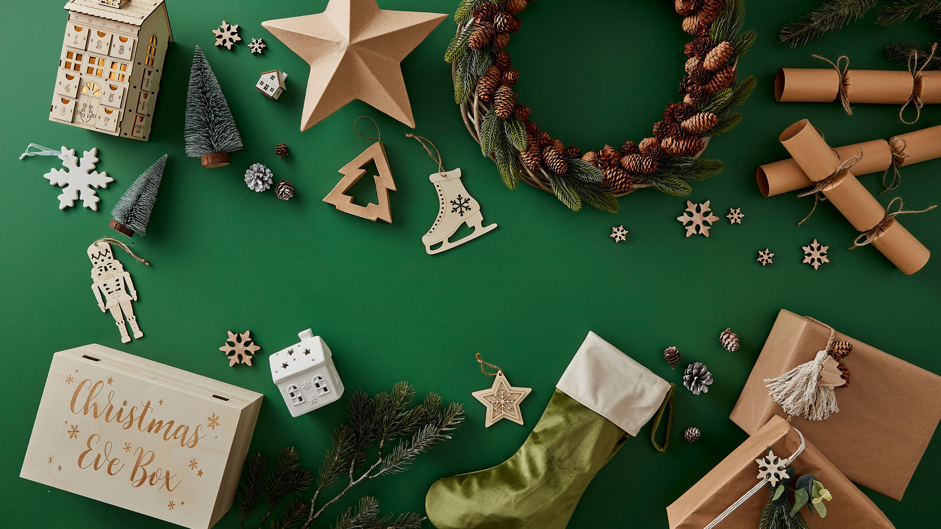 DIY Christmas Tree Craft Kit. Christmas String Art Kit, Fun Christmas Gift  for Adults / Kids. Mantel Decor, Christmas Craft for Large Event 