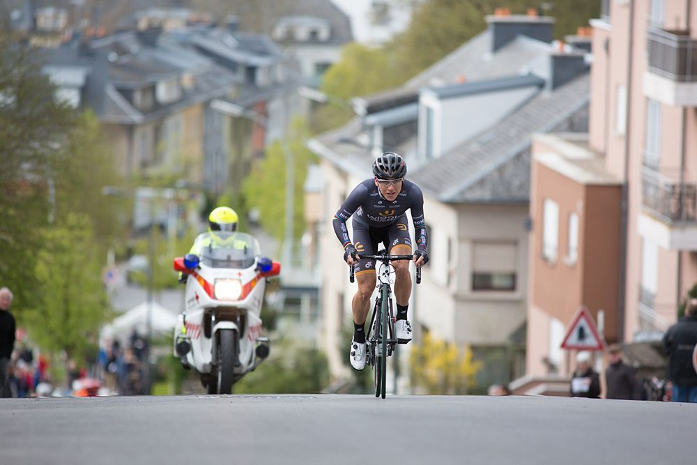 Giorgia Bronzini of Wiggle Hi5 Cycling Team tackles the first climb of the 2.8km time trial prologue of Elsy Jacobs