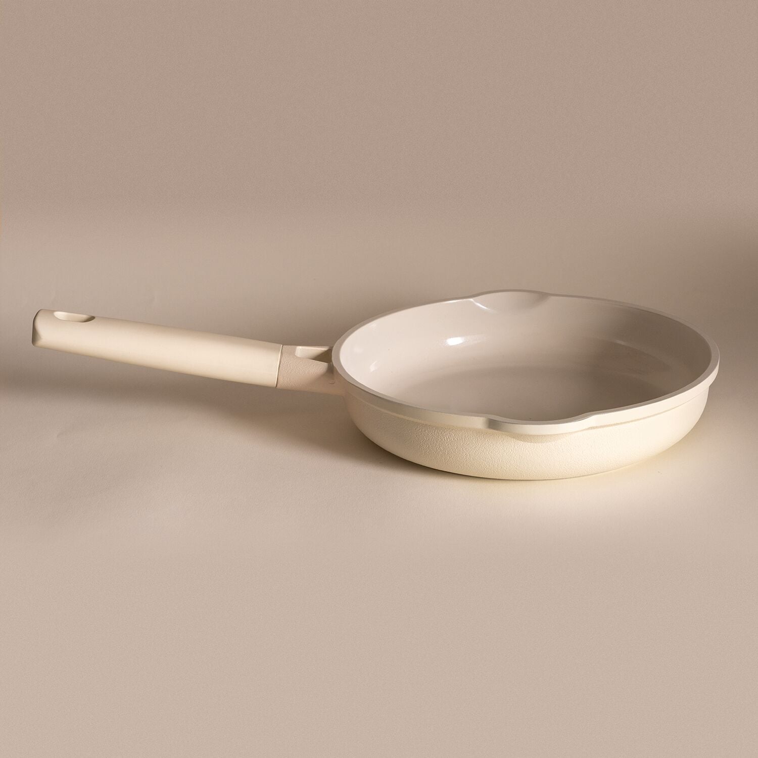 Lakeland Only Fry Pan 24cm &amp;ndash; Vanilla Cream