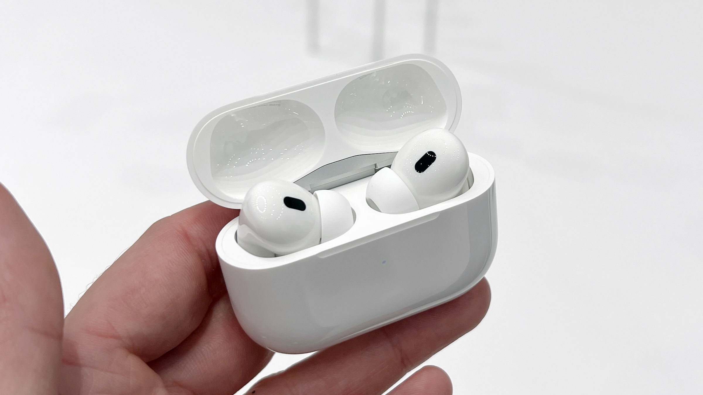 Изображение AirPods Pro 2 в действии во время запуска