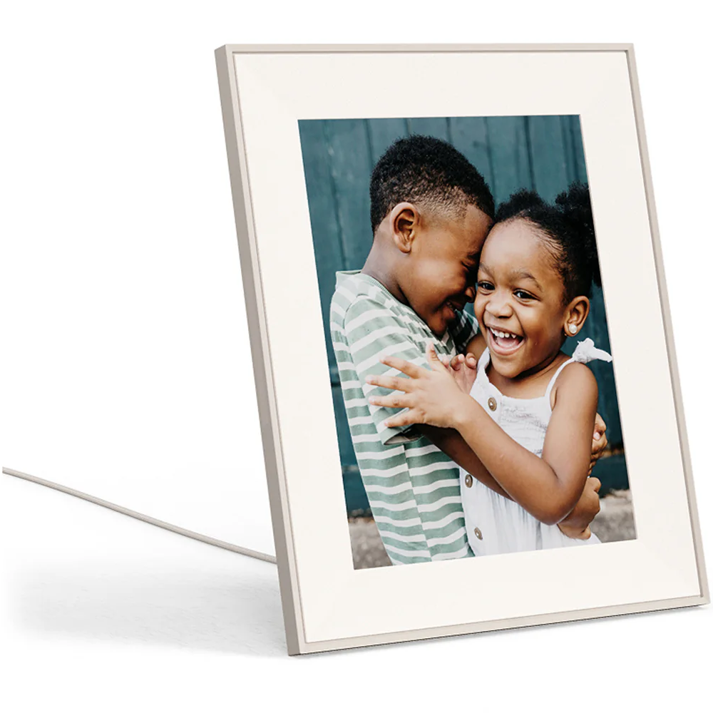 Aura Aspen digital photo frame with image of two kids