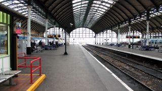 Hull train station