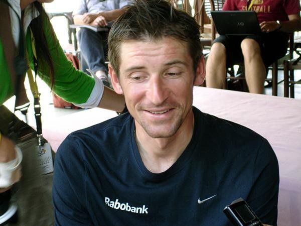 A smile from Menchov
