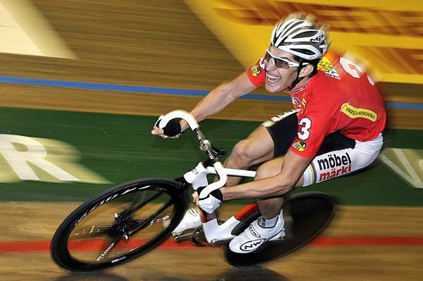 Franco Marvulli shows us what he's got in the team elimination race.